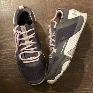 Under Armour TriBase Reign Size 6.5 -Worn Once